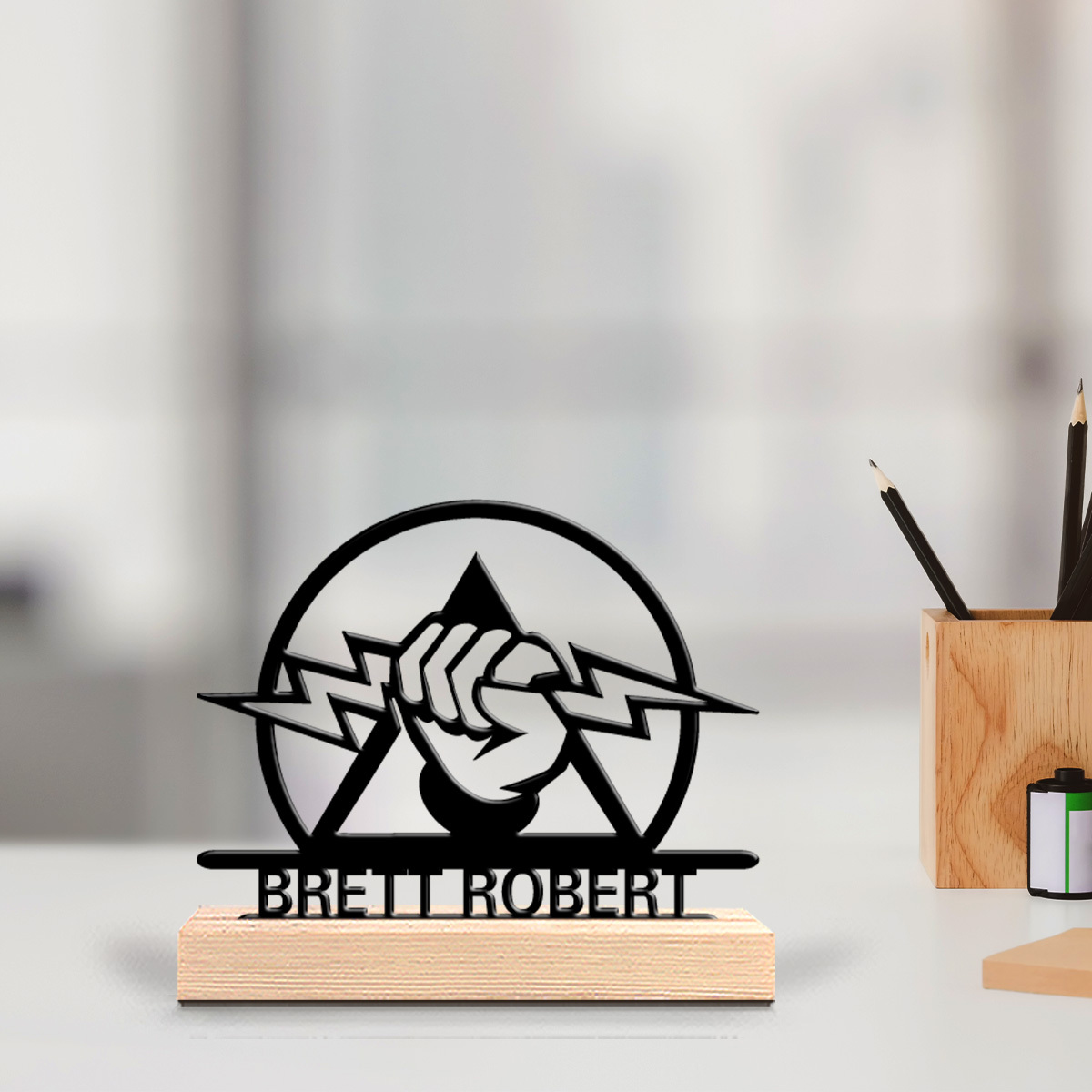Office Tech Gifts For Men - 맞춤 각인 전기 엔지니어 금속 데스크